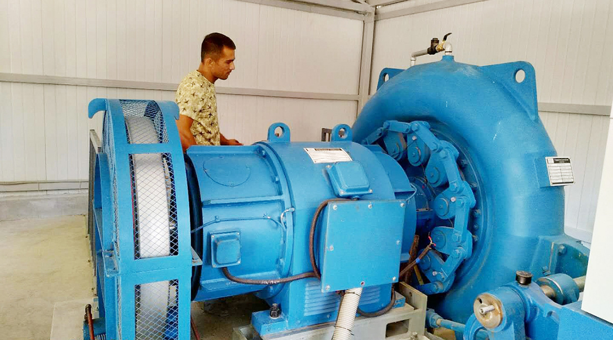 乌兹别克斯坦客户购买的1.2MW Francis水轮发电机由我们的福斯特工程师进行安装和调试。BETVICTRO伟德一切正常，开始运行。